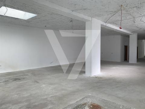 Loja à Venda junto ao metro - Matosinhos Sul.