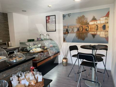 Espaço Comercial para Trespasse em São Caetano - Rio Tinto.