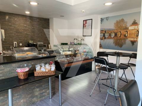 Espaço Comercial para Trespasse em São Caetano - Rio Tinto.