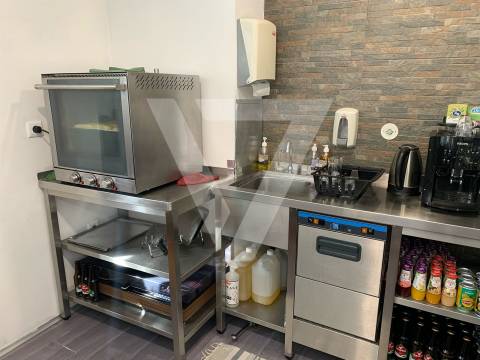 Espaço Comercial para Trespasse em São Caetano - Rio Tinto.