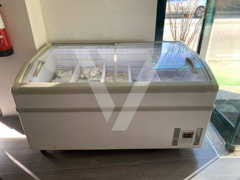 Espaço Comercial para Trespasse em São Caetano - Rio Tinto.