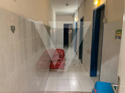 Espaço Comercial para Trespasse em São Caetano - Rio Tinto.