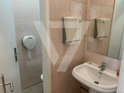 Espaço Comercial para Trespasse em São Caetano - Rio Tinto.