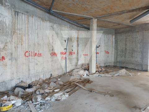 Espaço Comercial à Venda em Gondomar.