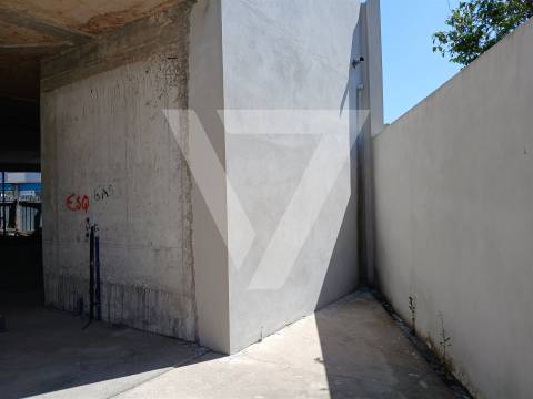 Espaço Comercial à Venda em Gondomar.