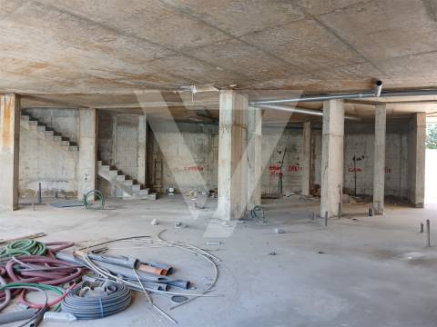 Espaço Comercial à Venda em Gondomar.