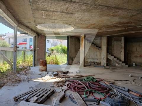 Espaço Comercial à Venda em Gondomar.
