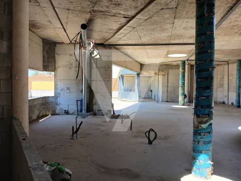 Espaço Comercial à Venda em Gondomar.