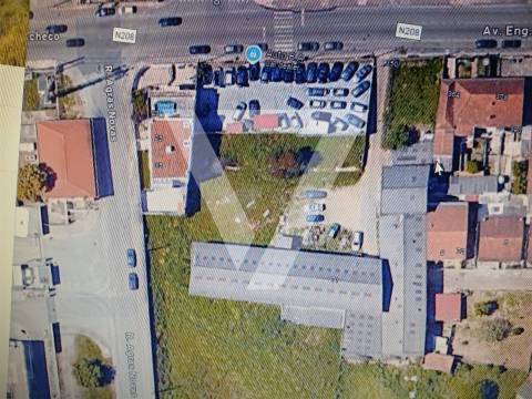 Armazém / Terreno  à Venda em Ermesinde