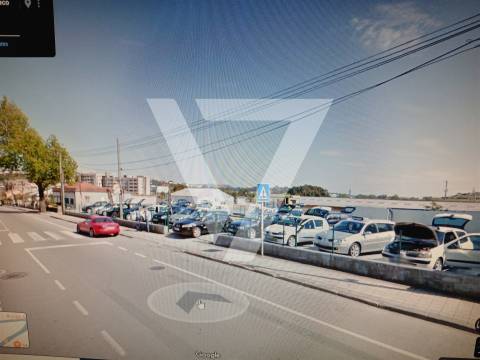 Armazém / Terreno  à Venda em Ermesinde