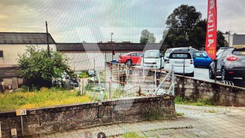 Armazém / Terreno  à Venda em Ermesinde