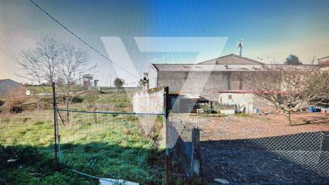 Armazém / Terreno  à Venda em Ermesinde