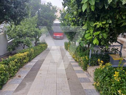 Moradia  Geminada T4  à Venda em Baguim do Monte.