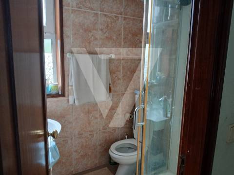 Moradia  Geminada T4  à Venda em Baguim do Monte.