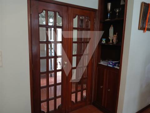 Moradia  Geminada T4  à Venda em Baguim do Monte.