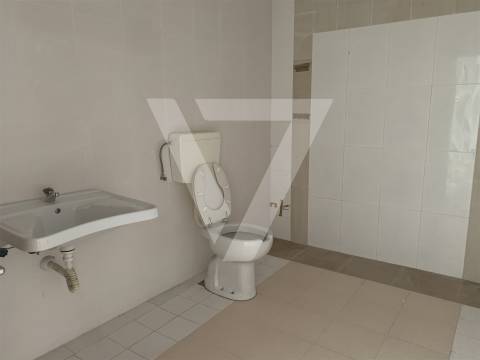 Loja/Escritório para Arrendamento junto ao metro - Matosinhos Sul.