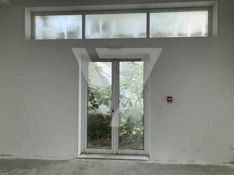 Loja/Escritório para Arrendamento junto ao metro - Matosinhos Sul.