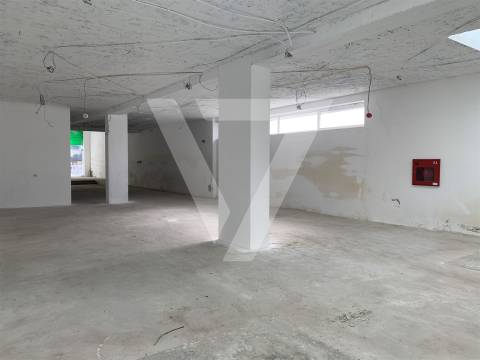 Loja/Escritório à Venda junto ao metro - Matosinhos Sul.