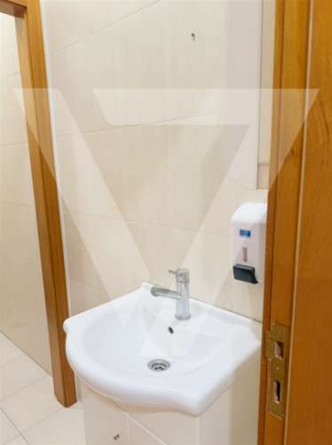 Escritório para arrendamento em Gondomar - Zona Industrial