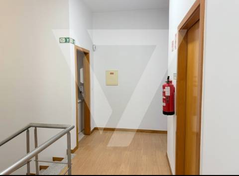 Escritório para arrendamento em Gondomar - Zona Industrial