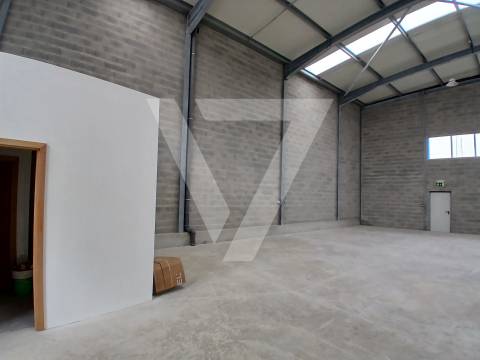 Armazéns para Arrendamento a estrear  em Rio Tinto - Gondomar