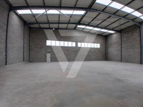 Armazéns para Arrendamento a estrear  em Rio Tinto - Gondomar