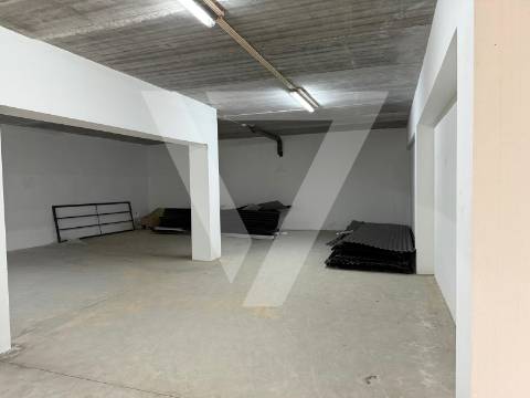 Armazém de luxo para Venda  na Zona Industrial de Grijó - Porto