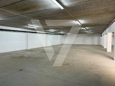 Armazém de luxo para Venda  na Zona Industrial de Grijó - Porto