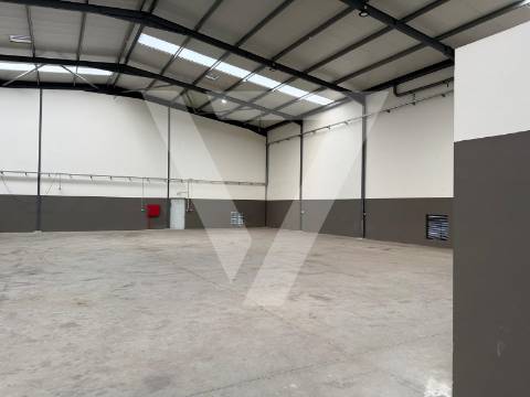 Armazém de luxo para Arrendamento  na Zona Industrial de Grijó - Porto