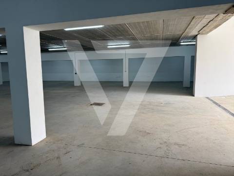 Armazém de luxo para Arrendamento  na Zona Industrial de Grijó - Porto