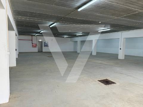 Armazém de luxo para Arrendamento  na Zona Industrial de Grijó - Porto