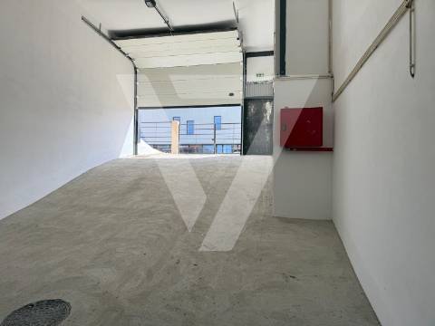 Armazém de luxo para Arrendamento  na Zona Industrial de Grijó - Porto