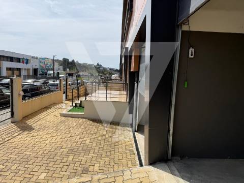 Armazém de luxo para Arrendamento  na Zona Industrial de Grijó - Porto
