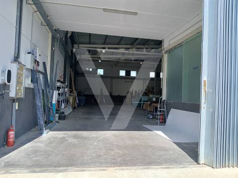 Armazém À Venda Zona Industrial de Baguim do Monte - Gondomar