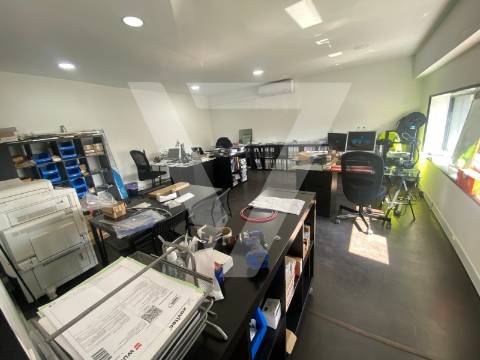 Armazém À Venda Zona Industrial de Baguim do Monte - Gondomar