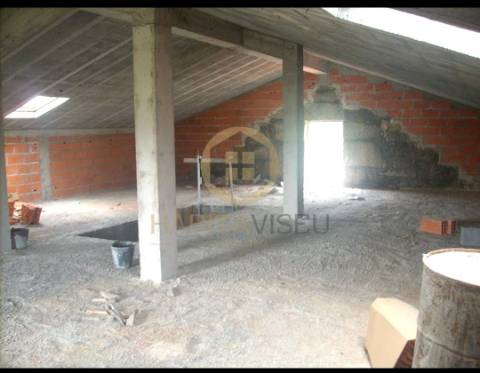 Moradia Rústica T3 Venda em Santar e Moreira,Nelas