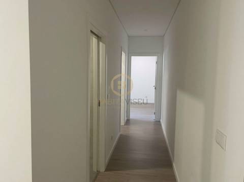 Apartamento T2 Arrendamento em Ranhados,Viseu