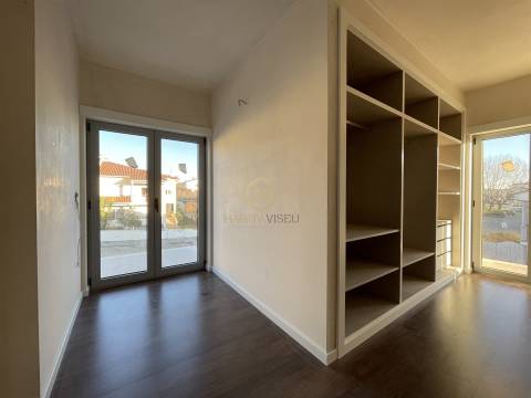 Moradia em Banda T3 Venda em Abraveses,Viseu