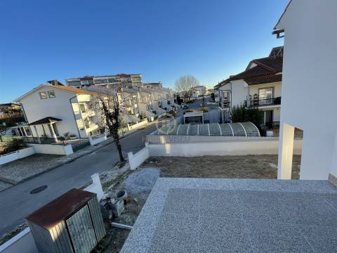 Moradia em Banda T3 Venda em Abraveses,Viseu
