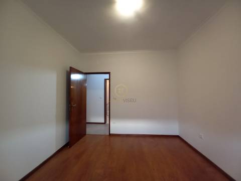 Apartamento T3 Arrendamento em Viseu,Viseu