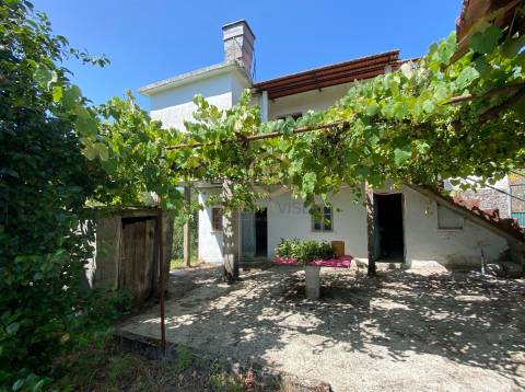 Moradia Isolada T2+1 Venda em Sul,São Pedro do Sul