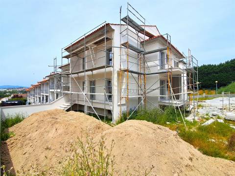 Moradia em Banda T3 Venda em Abraveses,Viseu