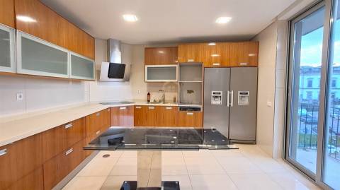 Penthouse T4 no centro de Viseu