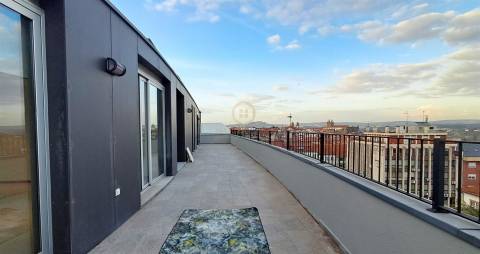 Penthouse T4 no centro de Viseu