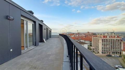 Penthouse T4 no centro de Viseu