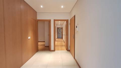 Penthouse T4 no centro de Viseu