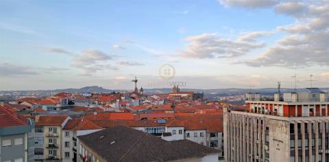 Penthouse T4 no centro de Viseu
