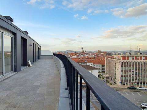 Penthouse T4 no centro de Viseu