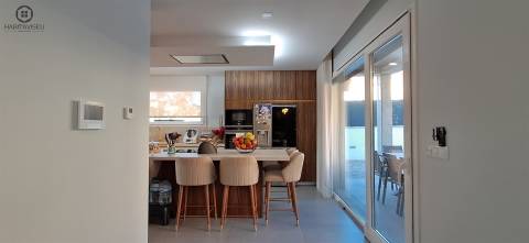 Moradia T5 de Luxo, Piscina e Jardim