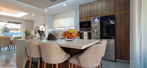 Moradia T5 de Luxo, Piscina e Jardim